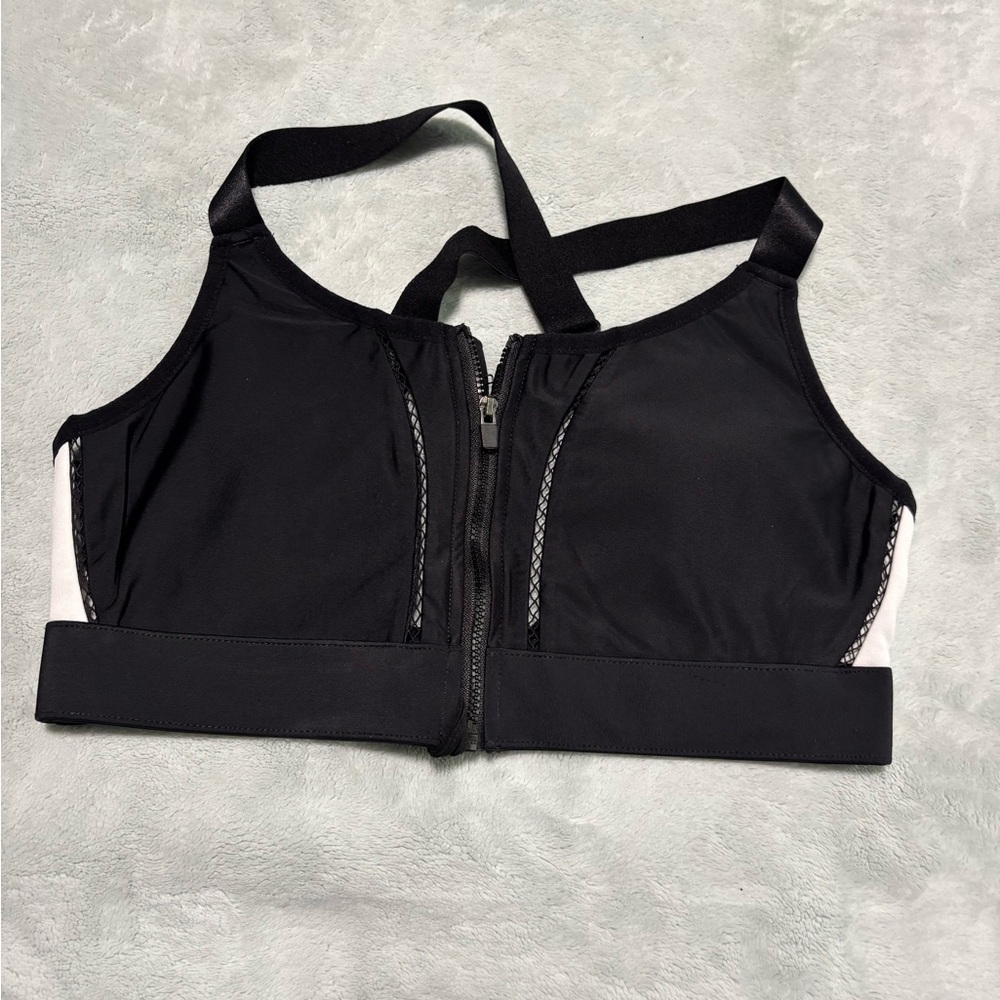 Fabletics Black and White Sports Bra NWOT